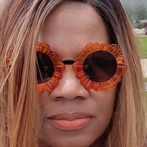 Meet your Posher, Yolonda